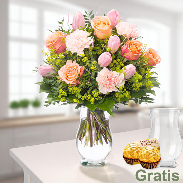 Blumenstrauß Frühlingsherz in zartem Rosé mit Vase und Ferrero Rocher